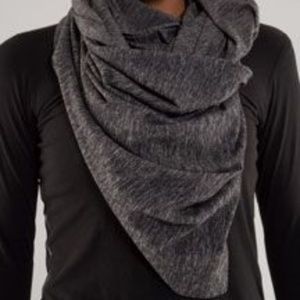 Lululemon Vinyasa scarf with snaps